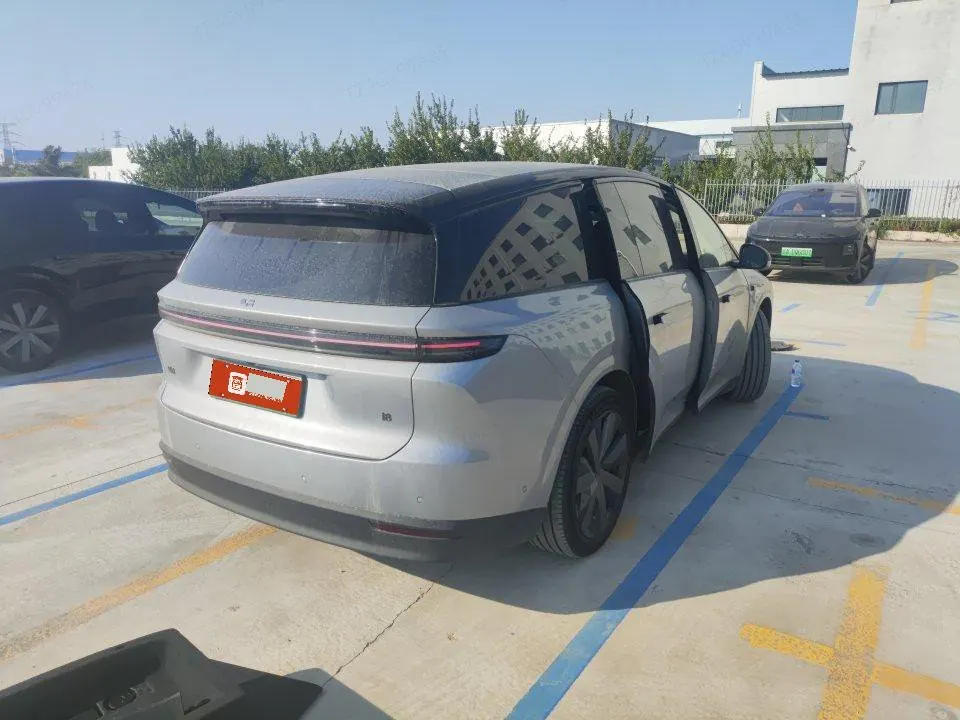 Li 2025 i8 Standard Edition Automatic Gear 18