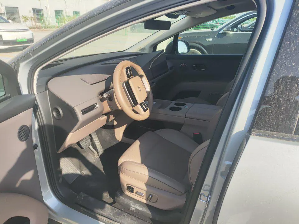 Li 2025 i8 Standard Edition Automatic Gear 6
