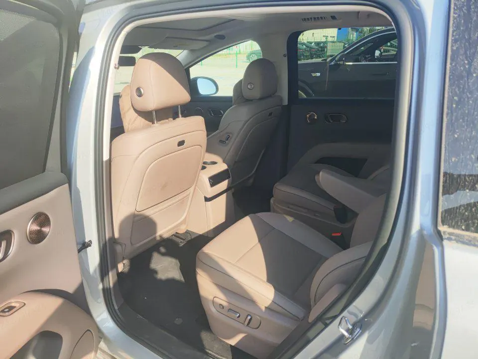 Li 2025 i8 Standard Edition Automatic Gear 7