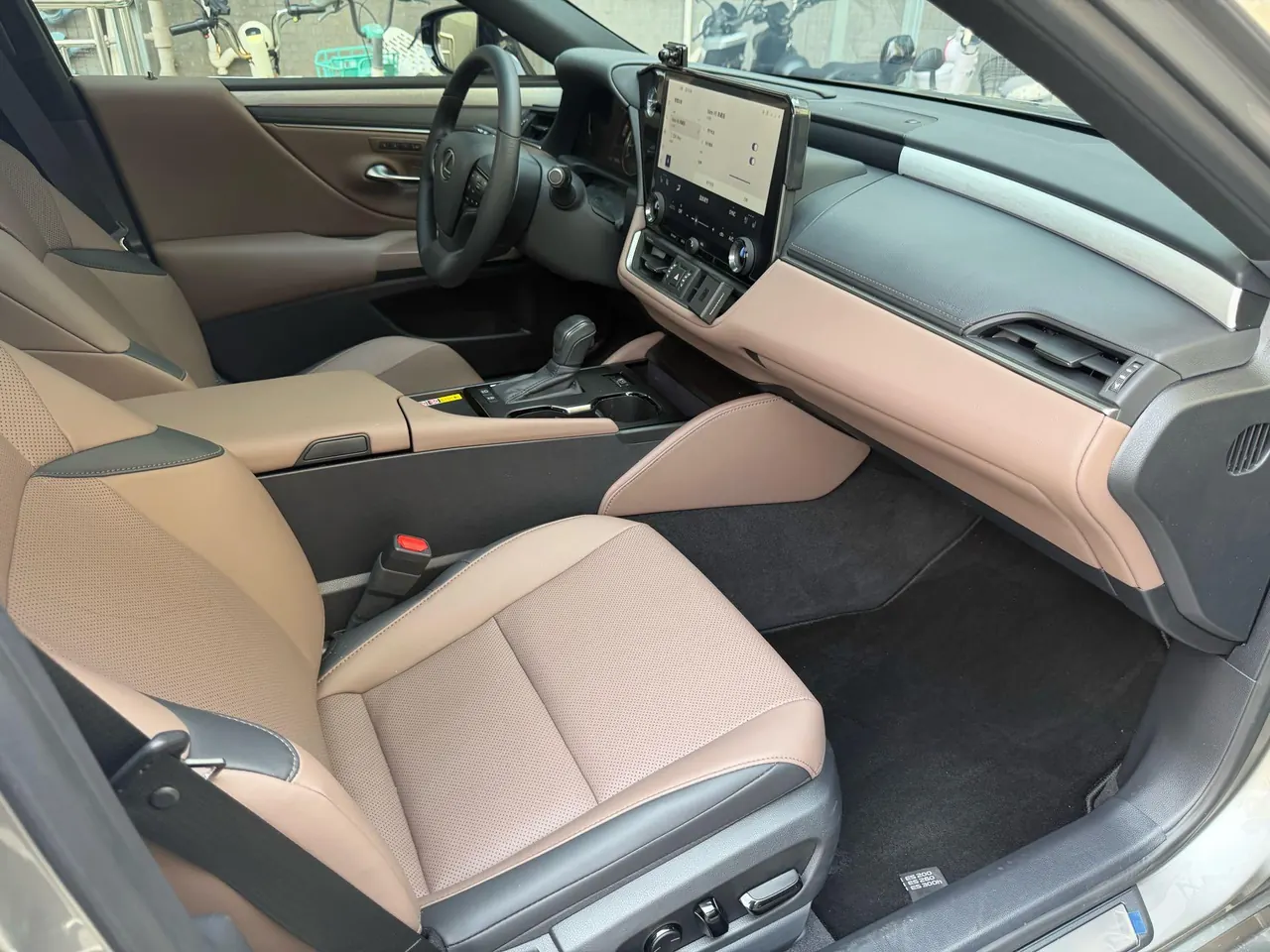 Lexus ES (Imported) 2025 ES200 2.0 Stepless Edition Automatic Gear 7
