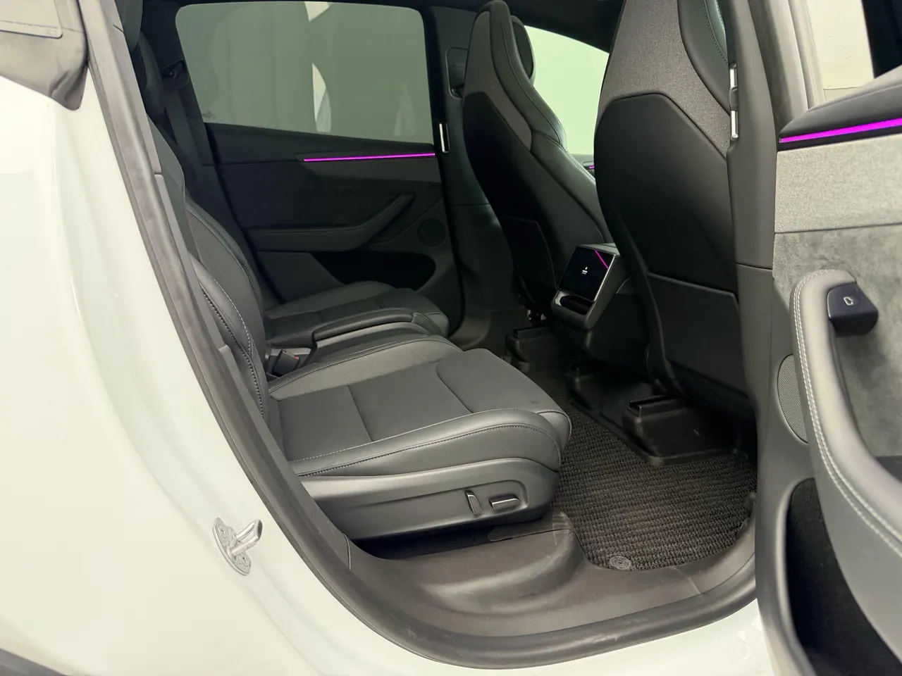 Tesla 2025 Model Y L Long Endurance All-Wheel Drive Automatic Transmission 12
