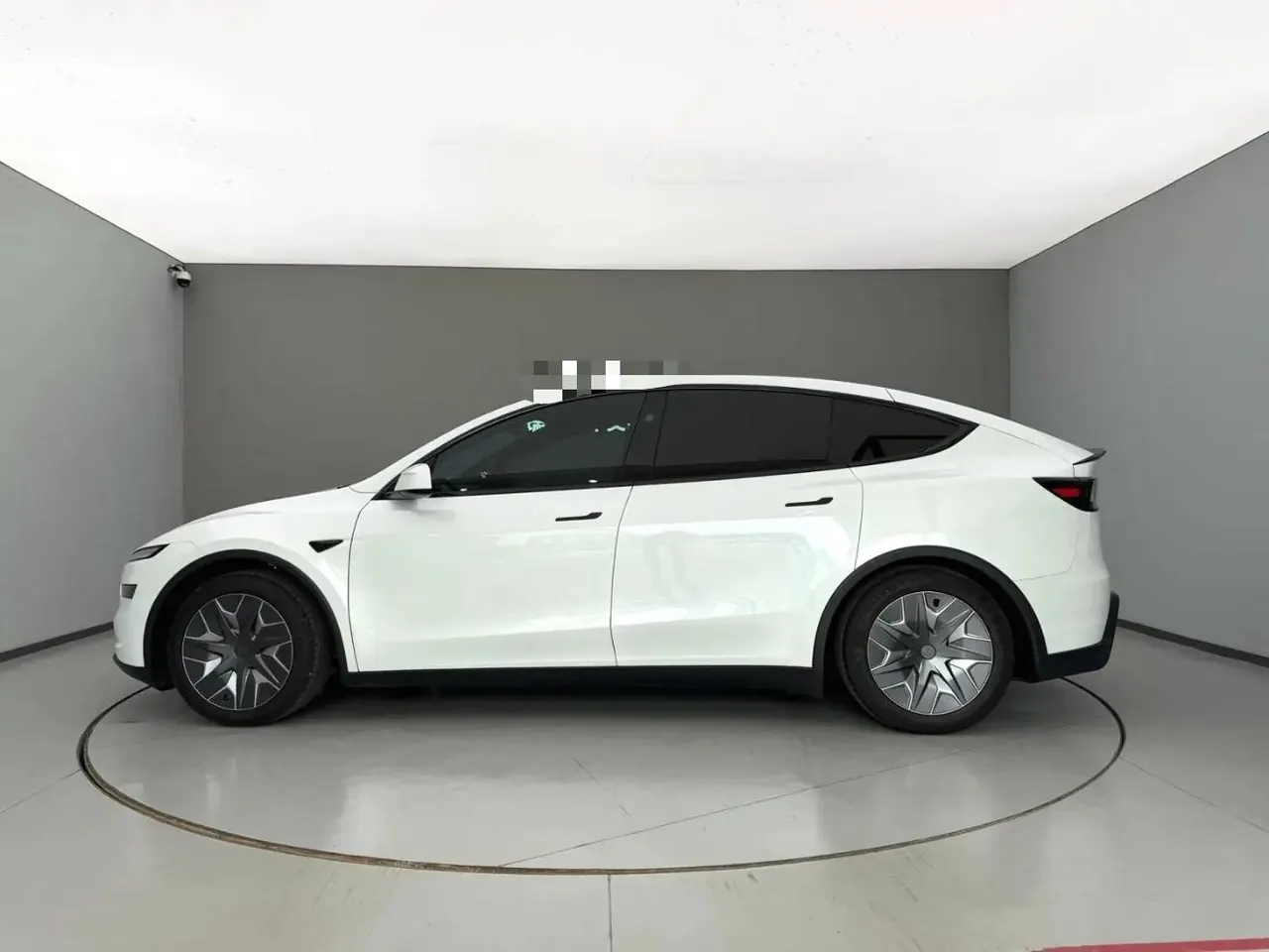 Tesla 2025 Model Y L Long Endurance All-Wheel Drive Automatic Transmission 4