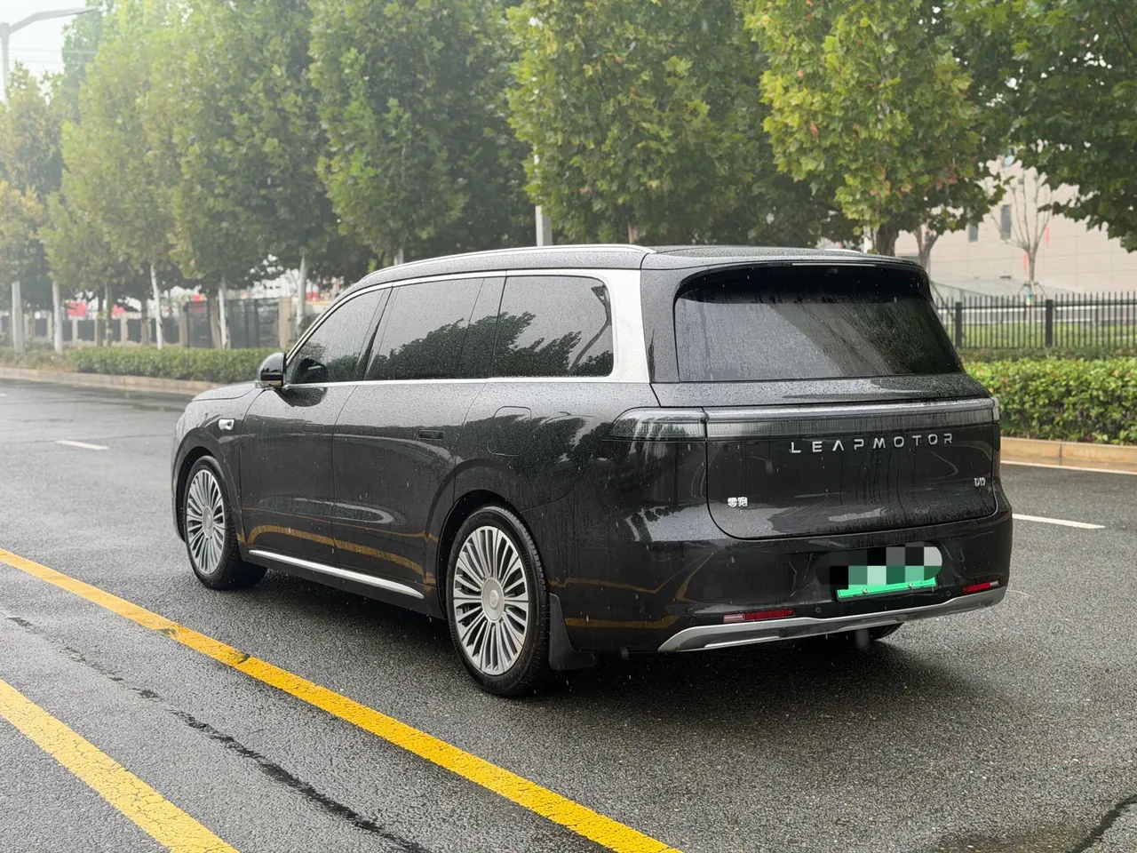 Leapmotor 2026 D 19 500 Zhizun Edition 6-seat Automatic Gear 5