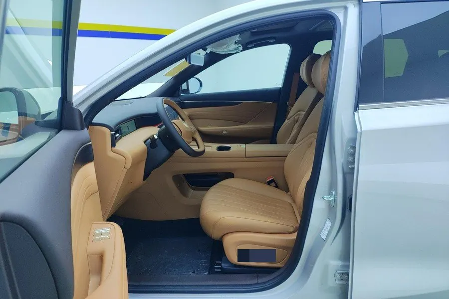 Aeolus 2025 L8 1.5T 185KM Dream Edition Automatic Gear 3