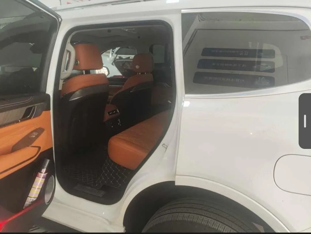 Tank 500 New Energy 2026 Model Tank 500 Hi4-T 2.0T Smart Enjoyment Version Automatic Transmission 4