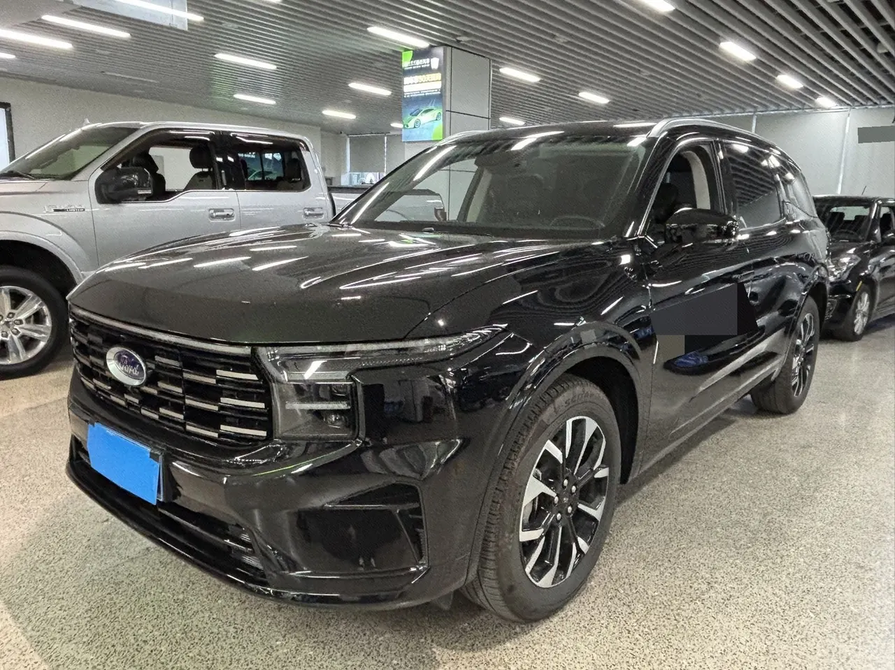Open image lightbox: Ford 2025 Ruijie L 2.0T EcoBoost four-wheel drive 7-seat extreme automatic gear