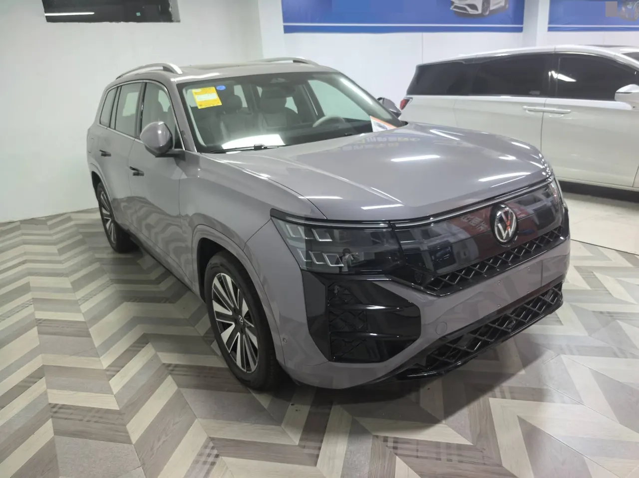 Volkswagen 2025 Touang Pro 2.0TSI 450TSI Four-wheel Drive Vertical and Horizontal Automatic Gear 4
