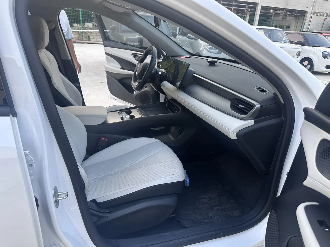 BYD 2026 seals 05 DM-i 1.5 stepless 128KM luxury automatic gear 16