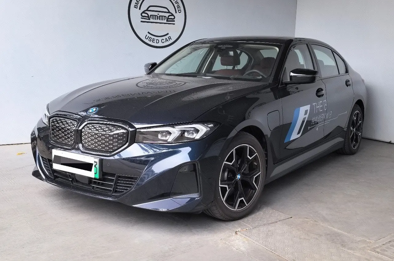 BMW 2026 i3 eDrive 40 L obsidian night suit automatic gear - View 1
