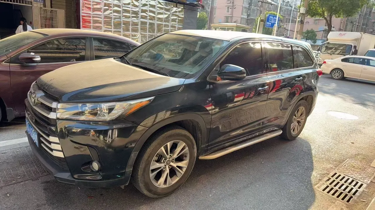 打开图片灯箱:Toyota 2021 Highlander 2.0T 4-wheel drive Elite Edition 7-seat automatic gear