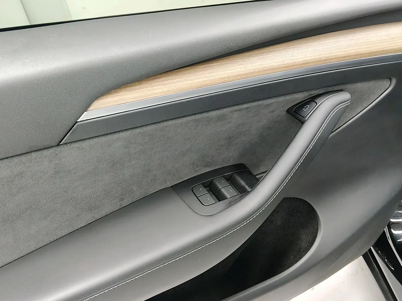 Tesla 2021 Model Y Standard Endurance Rear Drive Automatic Gear 9