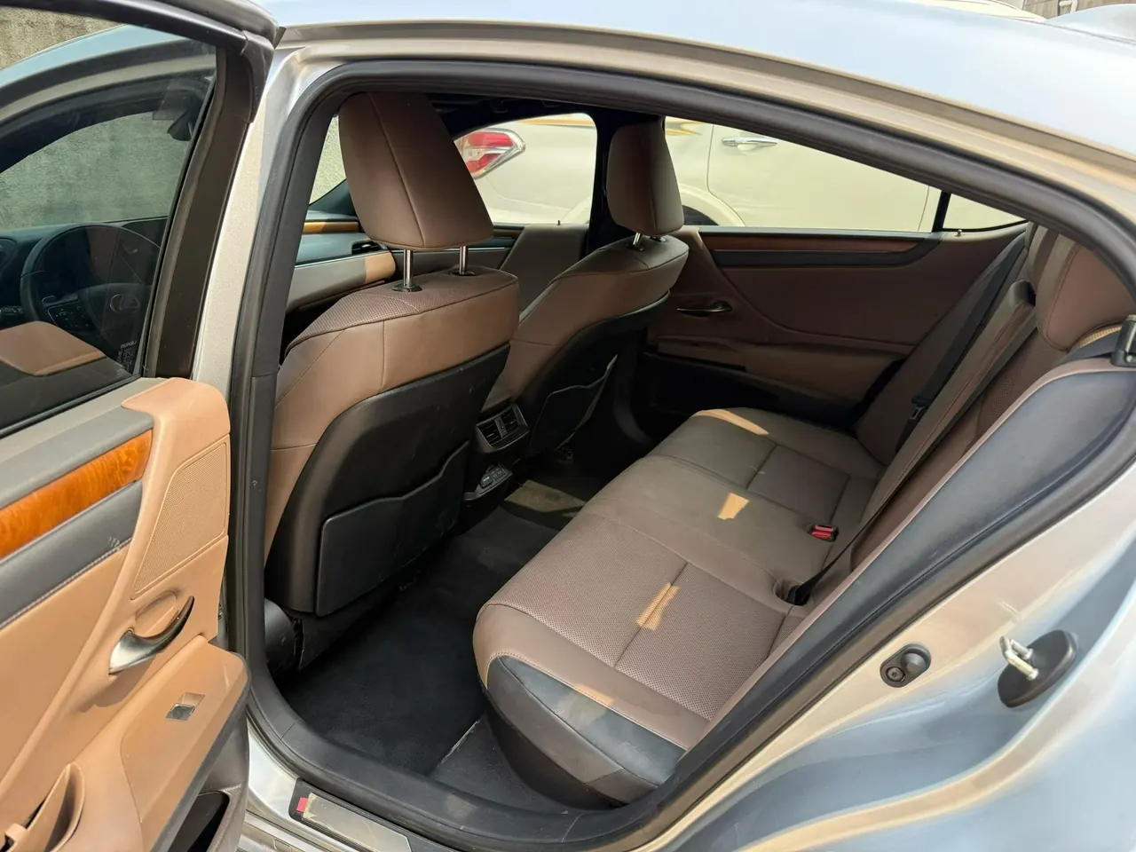 Lexus ES (Imported) 2025 ES300h 2.5 Stepless Premium Edition Automatic Gear 4