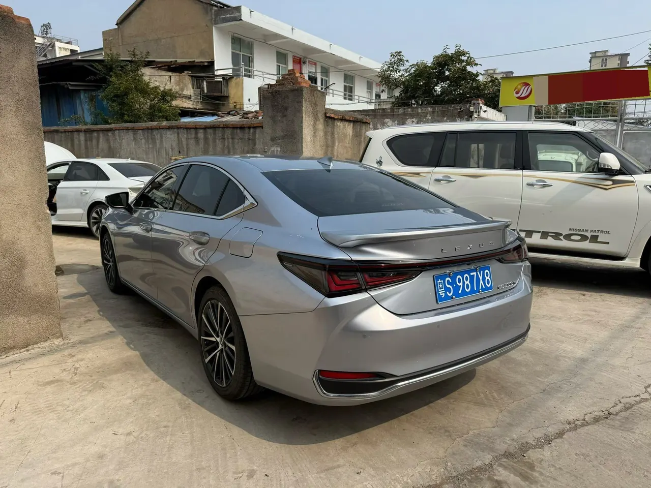 Lexus ES (Imported) 2025 ES300h 2.5 Stepless Premium Edition Automatic Gear 6