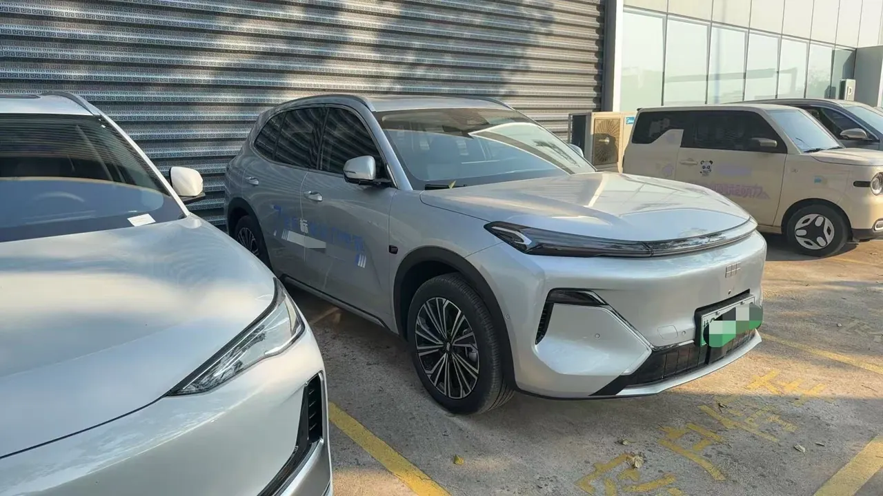 Geely Galaxy 2026 Starship 7 EM-i 1.5 135km Starship Edition Automatic Gear 5