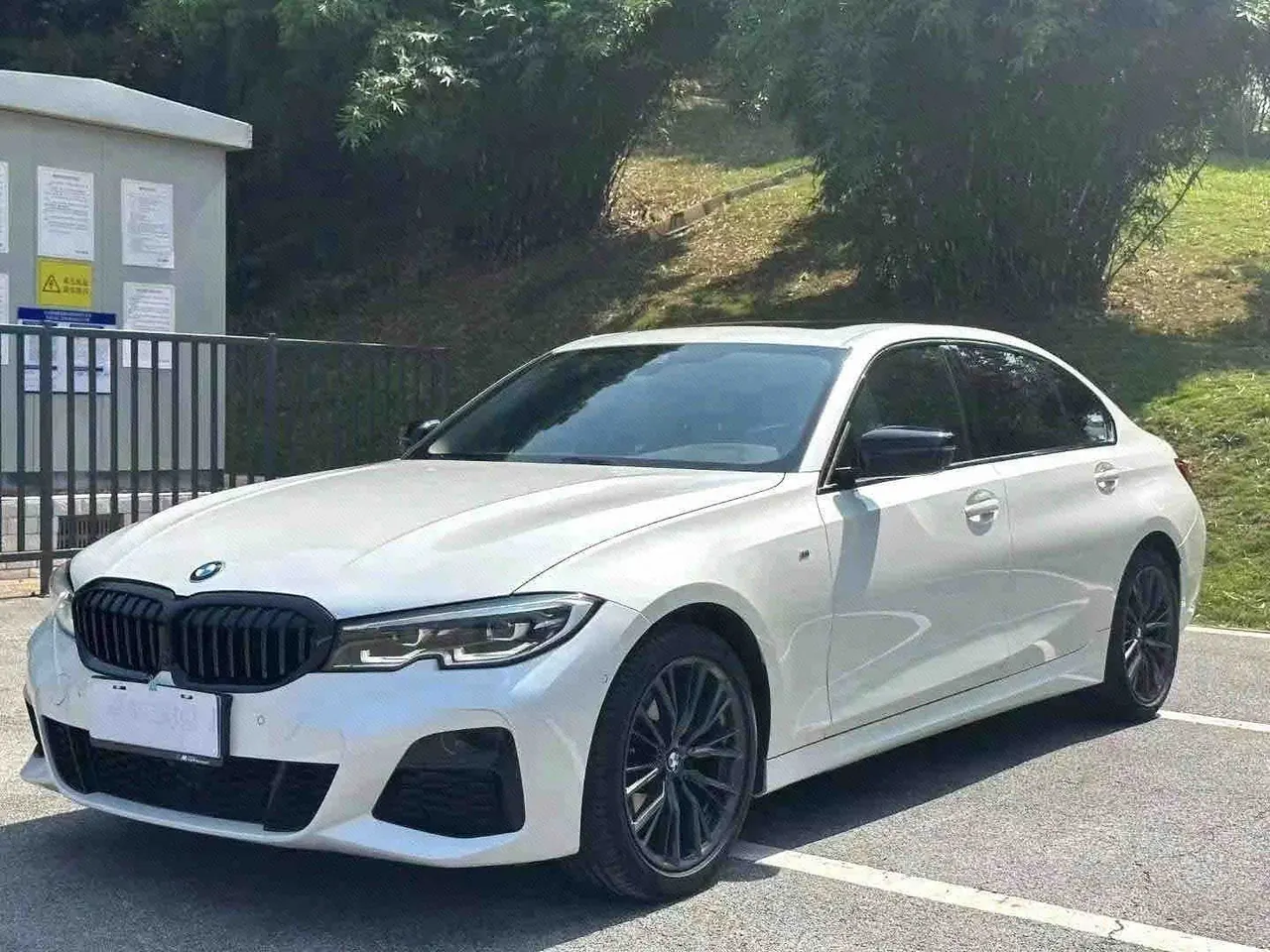 Open image lightbox: BMW 3 Series 2021 325Li 2.0T M Sports Obsidian Night Suit Automatic Gear