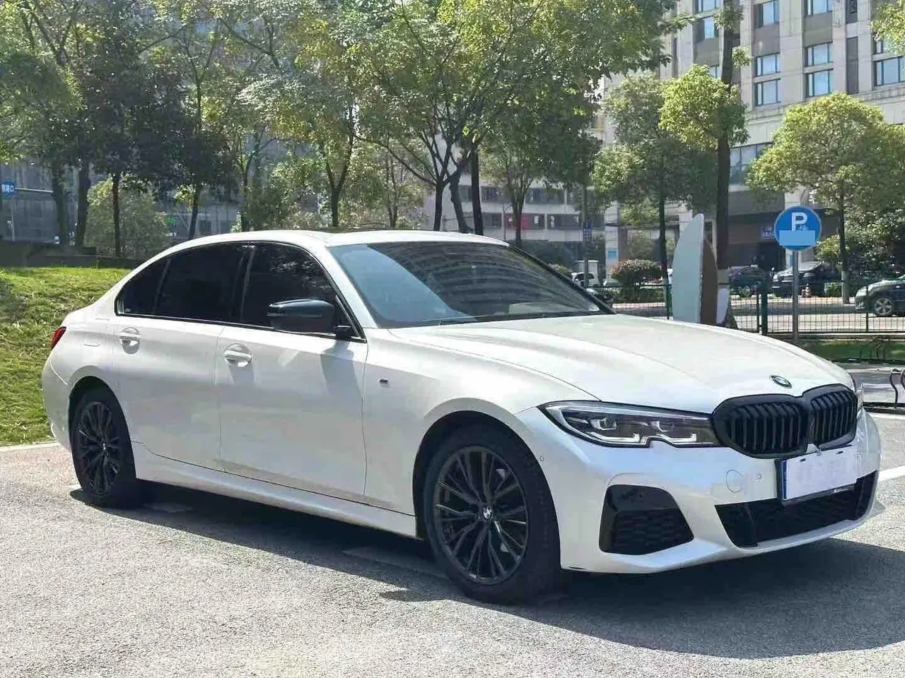 BMW 3 Series 2021 325Li 2.0T M Sports Obsidian Night Suit Automatic Gear 3