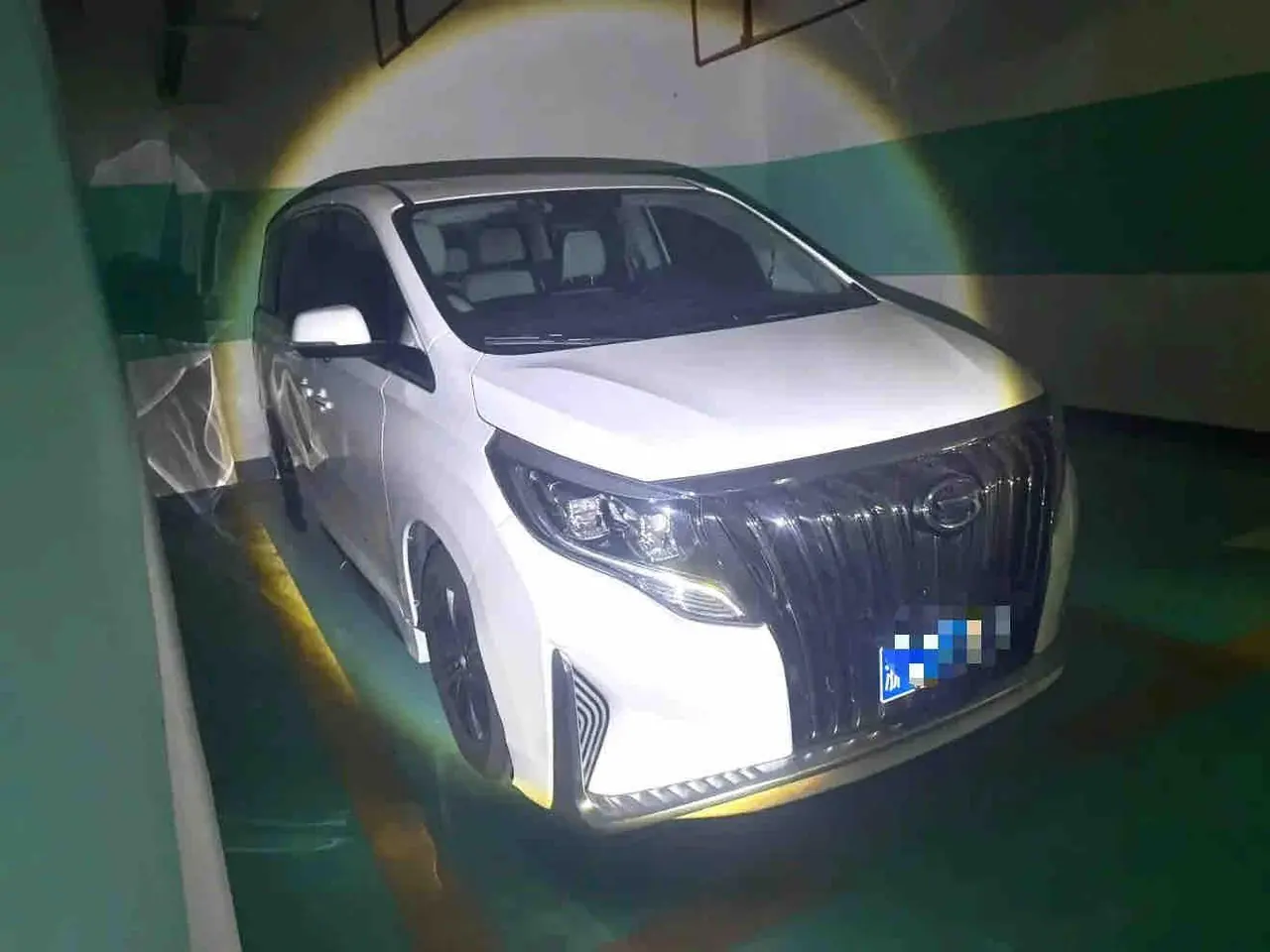 GAC Trumpchi 2021 M8 2.0T 390T Prestige Series Luxury Edition, Automatic Transmission 2