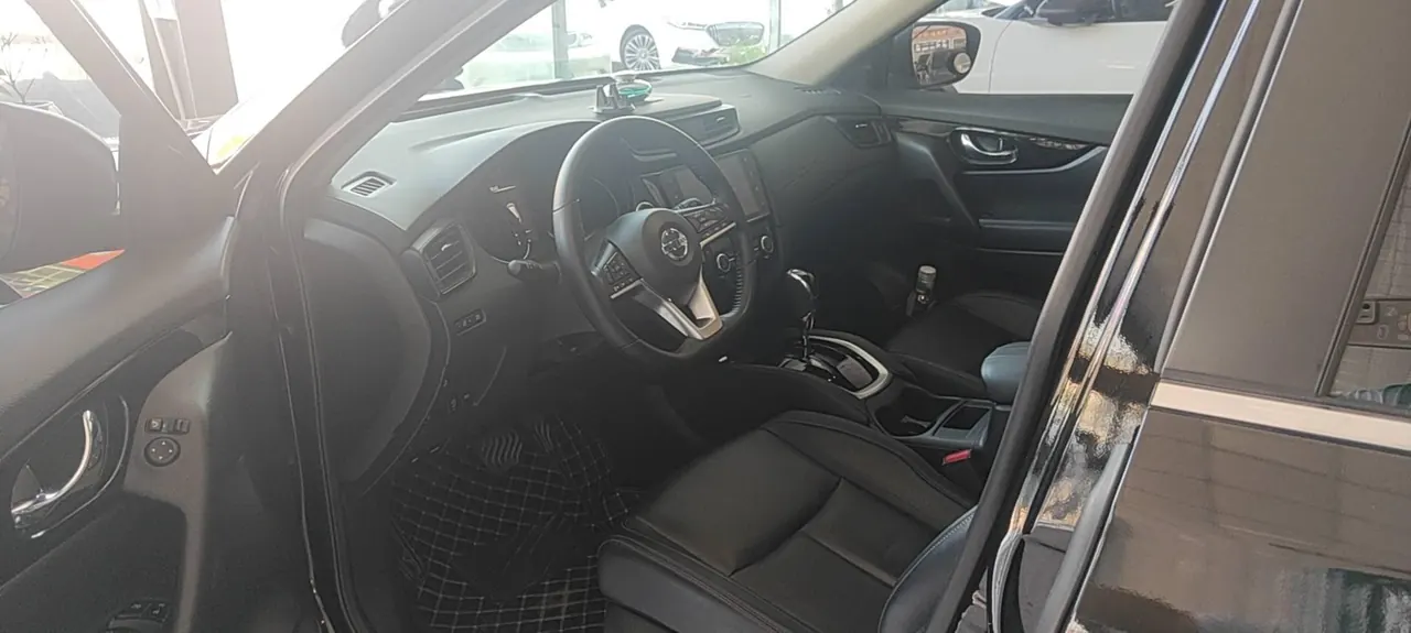 Nissan 2021 Qijun 2.0 stepless XL Premium two-wheel drive Zhilian exclusive version of automatic gear 2
