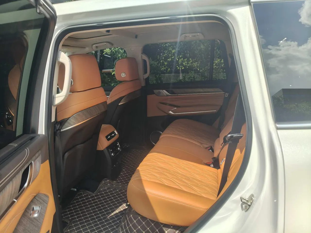 Tank 500 New Energy 2026 Model Tank 500 Hi4-T 2.0T Smart Enjoyment Version Automatic Transmission 3