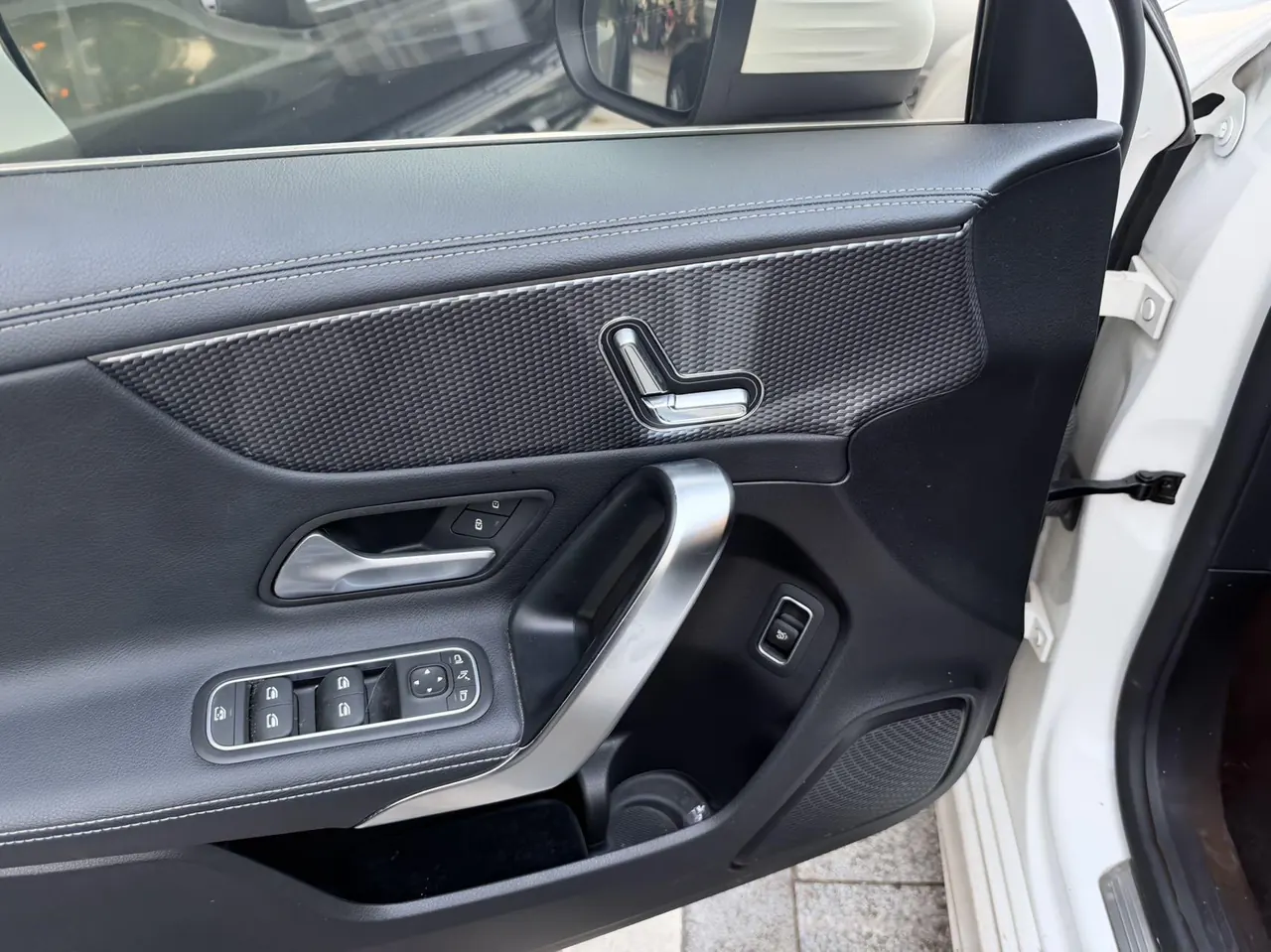 Mercedes Benz Class A 2022 A 200 L 1.3T Fashion Automatic Gear 3