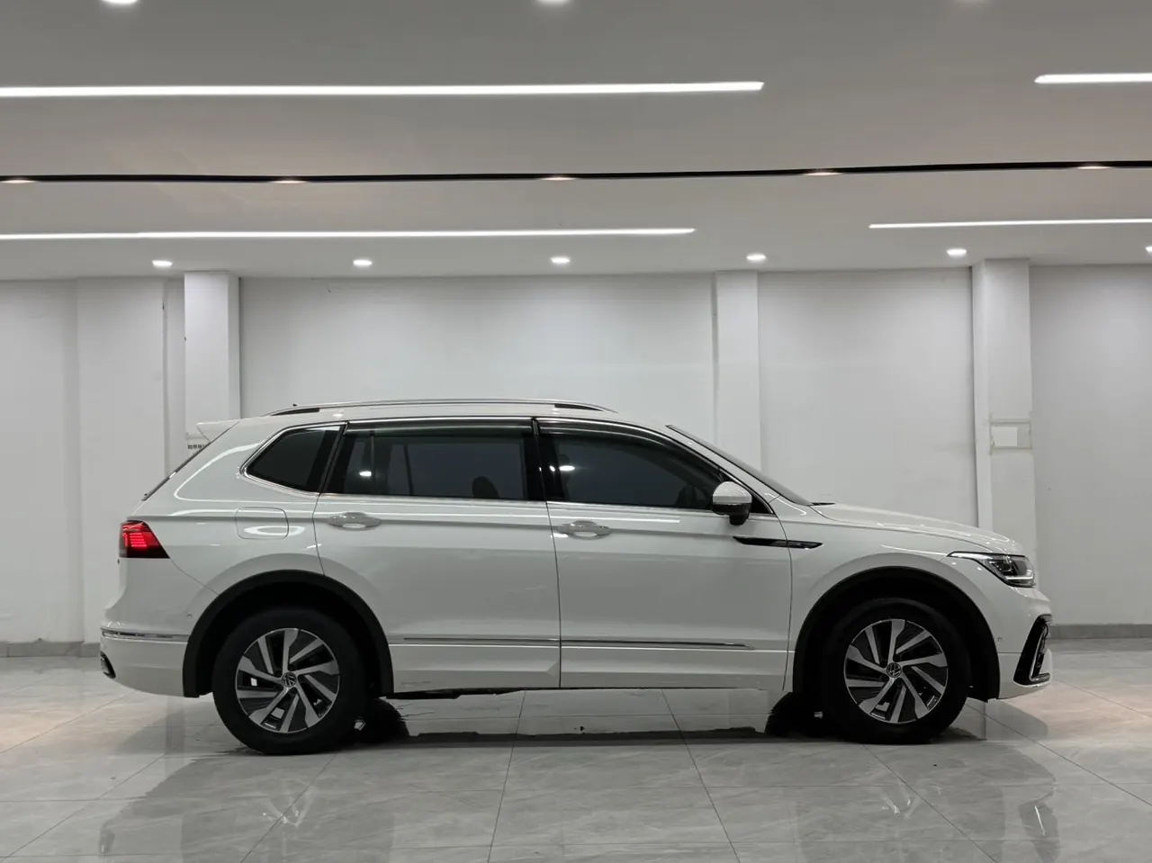 Volkswagen Tiguan L New Energy 2022 Tiguan L PHEV 1.4T 430 Premium Edition Automatic Gear 3