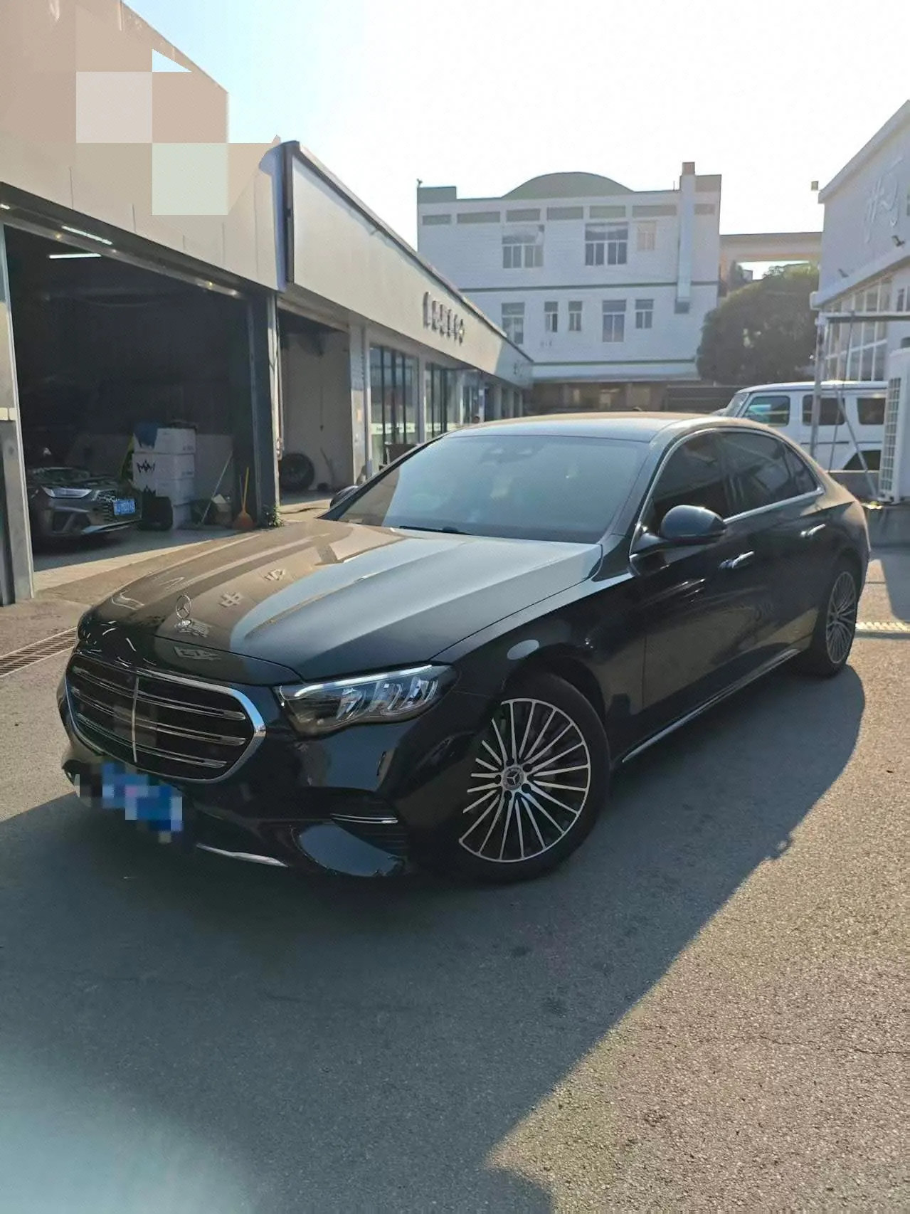 Открыть галерею: Mercedes Benz E-Class 2026 model E 300 L 48V 2.0T Luxury Edition Automatic