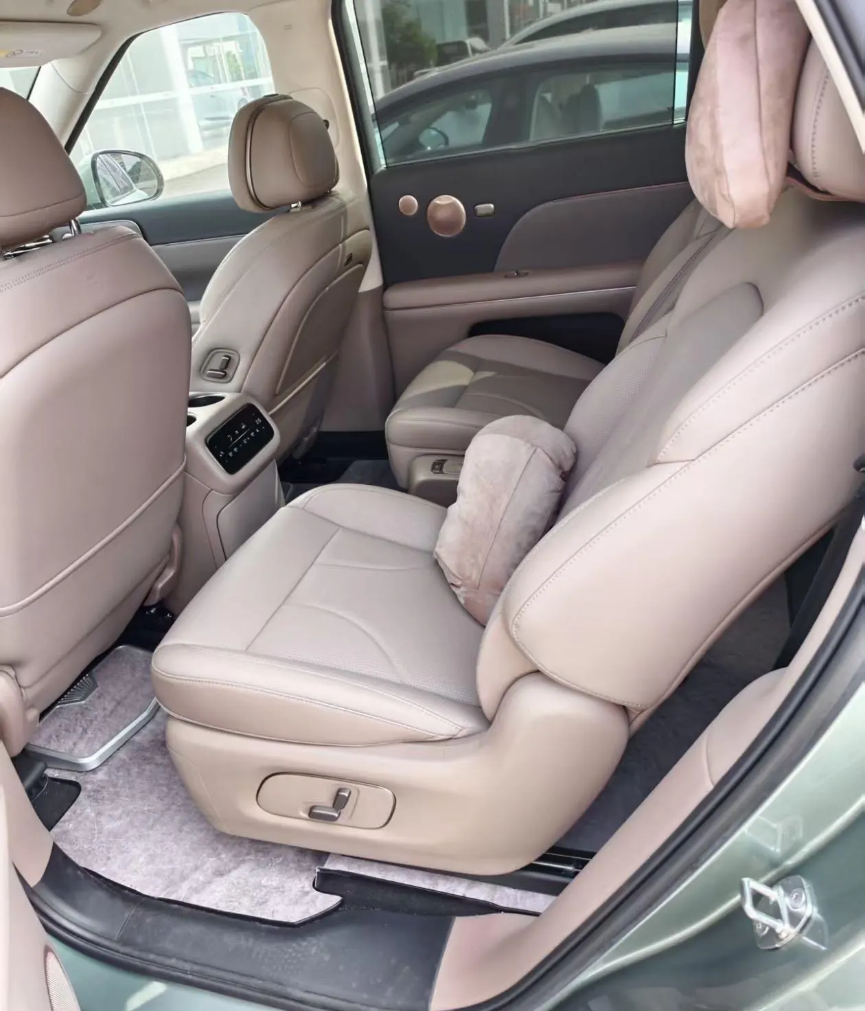 IM 2026 IM LS8 66 Ultra Luxury Six-seat Automatic Gear 4