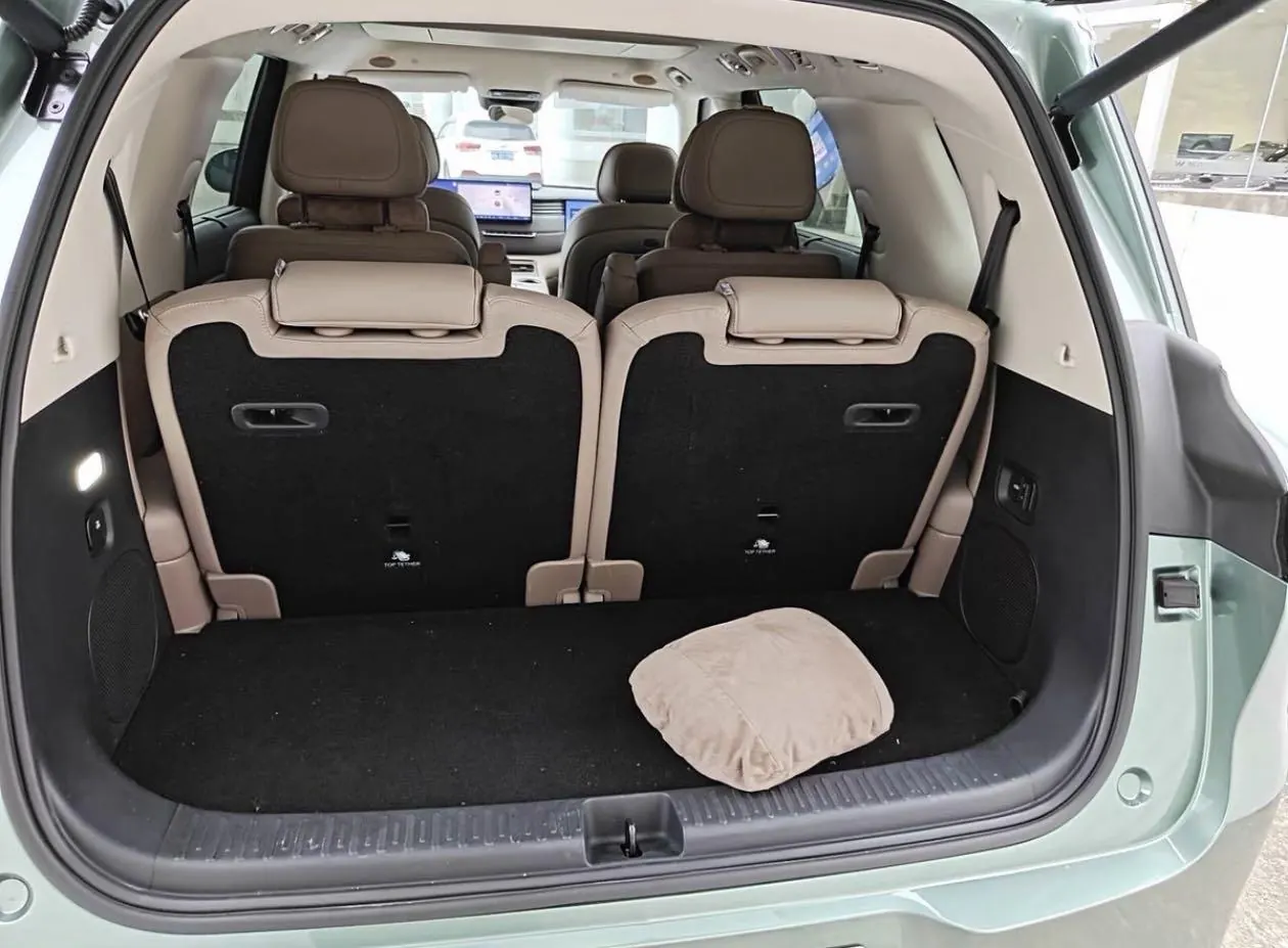 IM 2026 IM LS8 66 Ultra Luxury Six-seat Automatic Gear 6
