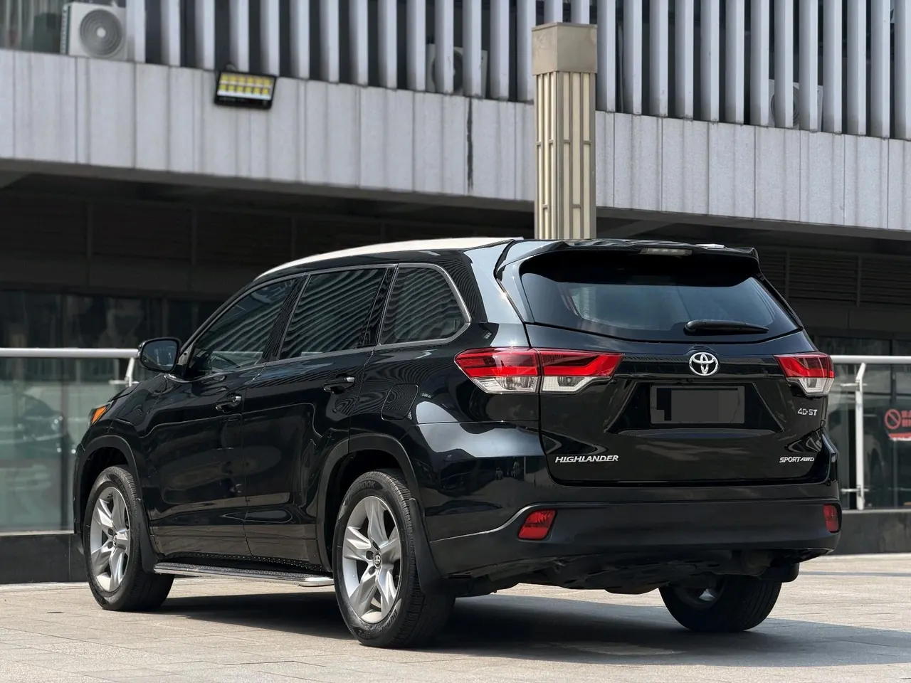 Toyota 2021 Highlander 2.0T 4-wheel drive deluxe 7-seat automatic gear 8