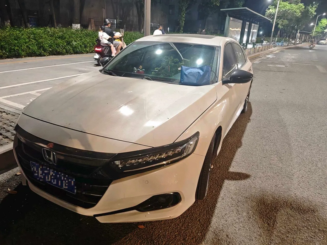 打开图片灯箱：Honda 2022 10th Generation Accord Hybrid 2.0 Stepless Magic Night Reed Edition Automatic Gear