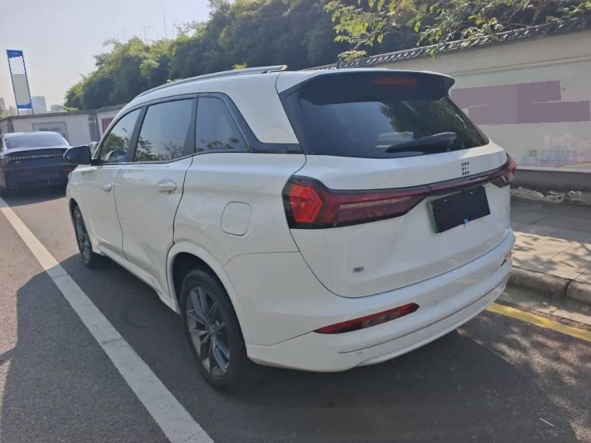 LanDian 2023 LanDian E5 1.5 stepless DE-i 100KM exclusive 5-seat automatic gear 7