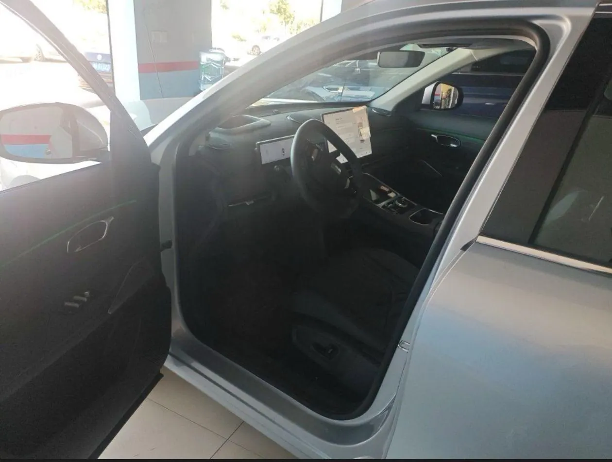 Geely Galaxy 2026 Starship 7 EM-i 1.5 135km Starship Edition Automatic Gear 2