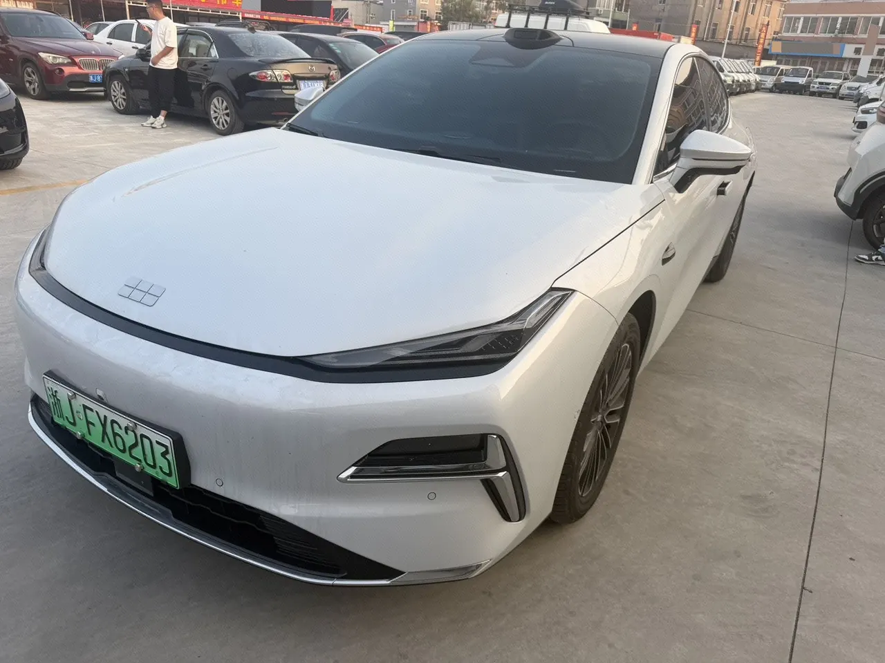 Geely Galaxy 2026 Xingyao 8 EM-i 1.5 Voyager Sailing Edition Automatic Gear - View 1