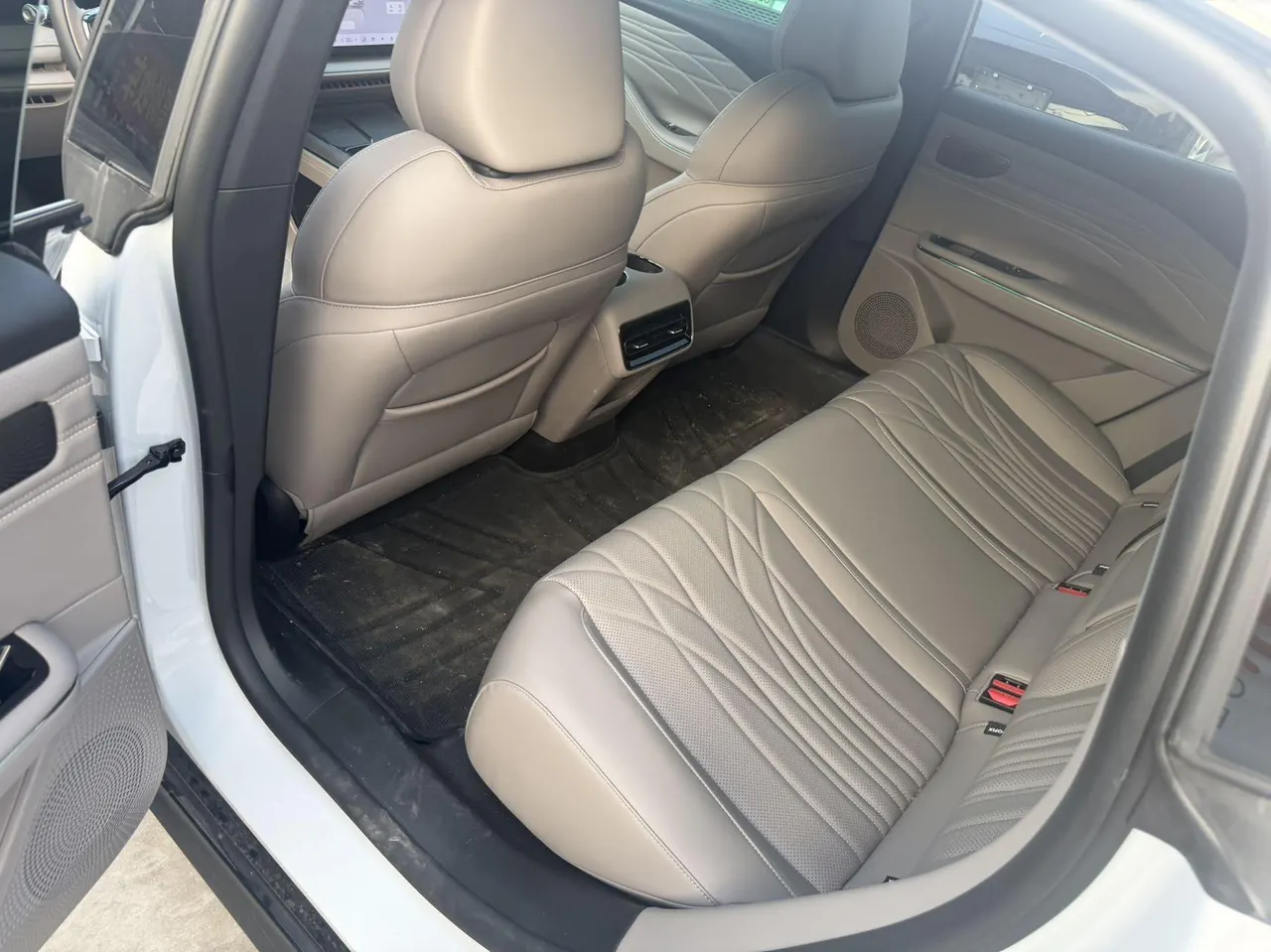 Geely Galaxy 2026 Xingyao 8 EM-i 1.5 Voyager Sailing Edition Automatic Gear 8