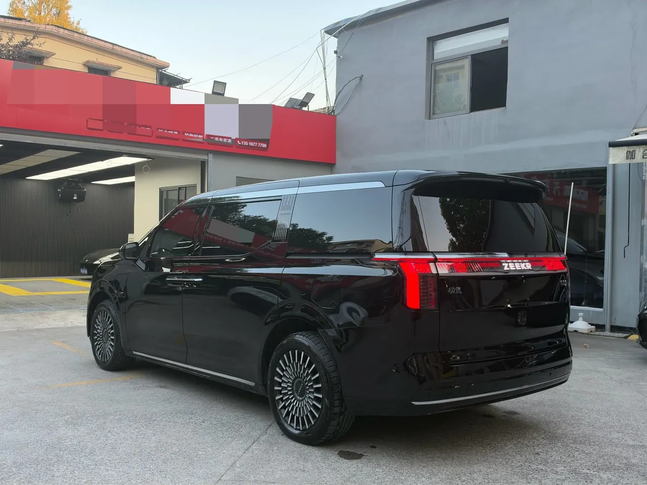 Открыть галерею: Zeekr 2024 Zeekr 009 six-seat executive version four-wheel drive 108kWh automatic gear