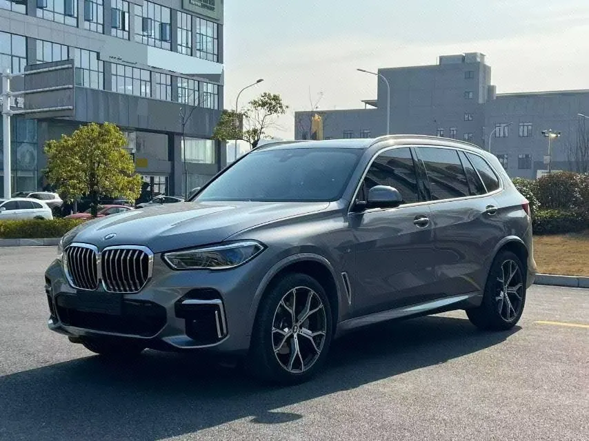Open image lightbox: BMW 2022 X5 xDrive40Li 48V 3.0T M sports suit (modified) automatic gear