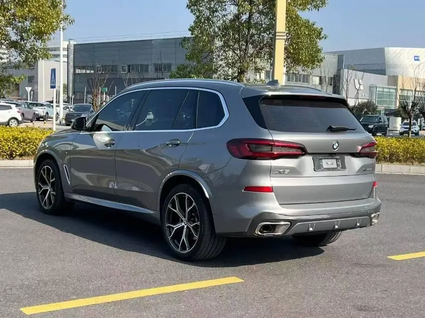 BMW 2022 X5 xDrive40Li 48V 3.0T M sports suit (modified) automatic gear 7