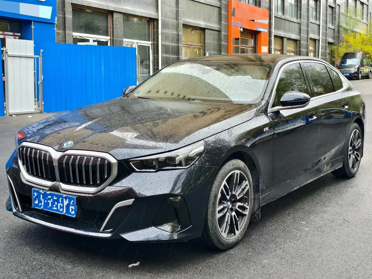 打开图片灯箱:BMW 5 Series 2026 model 525Li 48V 2.0T M Sport Package automatic transmission