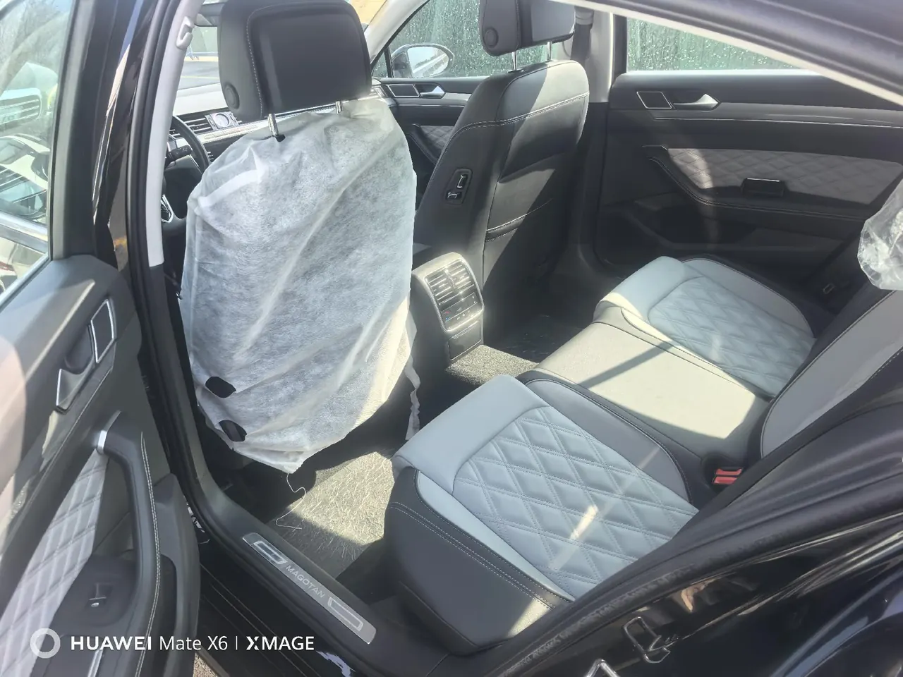 Volkswagen 2023 Magotan 2.0TSI 330TSI 2 million Commemorative Edition Leading Automatic Gear 4