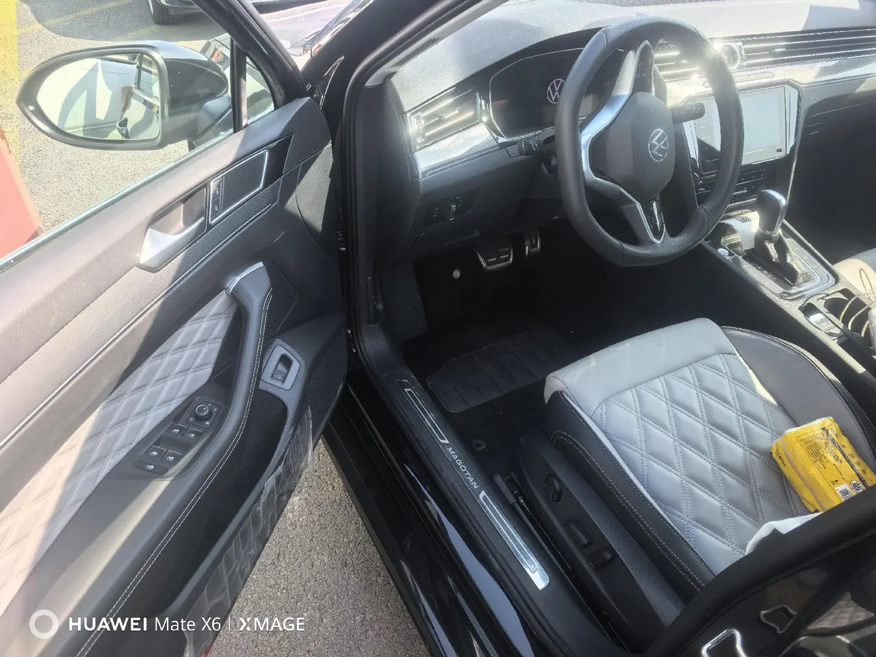 Volkswagen 2023 Magotan 2.0TSI 330TSI 2 million Commemorative Edition Leading Automatic Gear 5