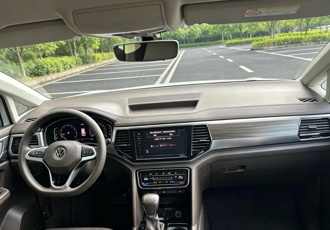 Volkswagen 2020 models of Wei ran (Viloran) 2.0TSI 330TSI business edition automatic gear 10