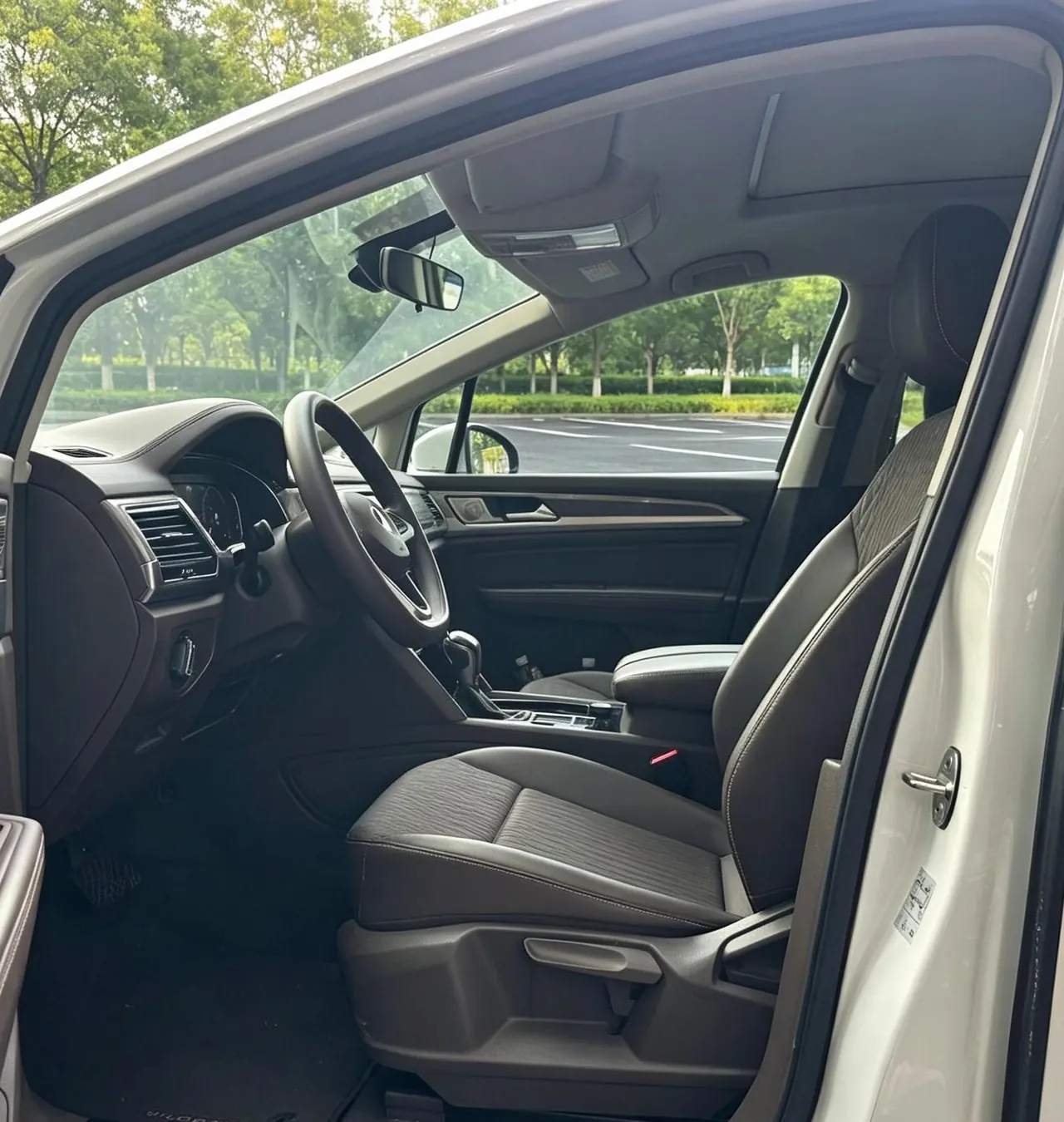 Volkswagen 2020 models of Wei ran (Viloran) 2.0TSI 330TSI business edition automatic gear 3