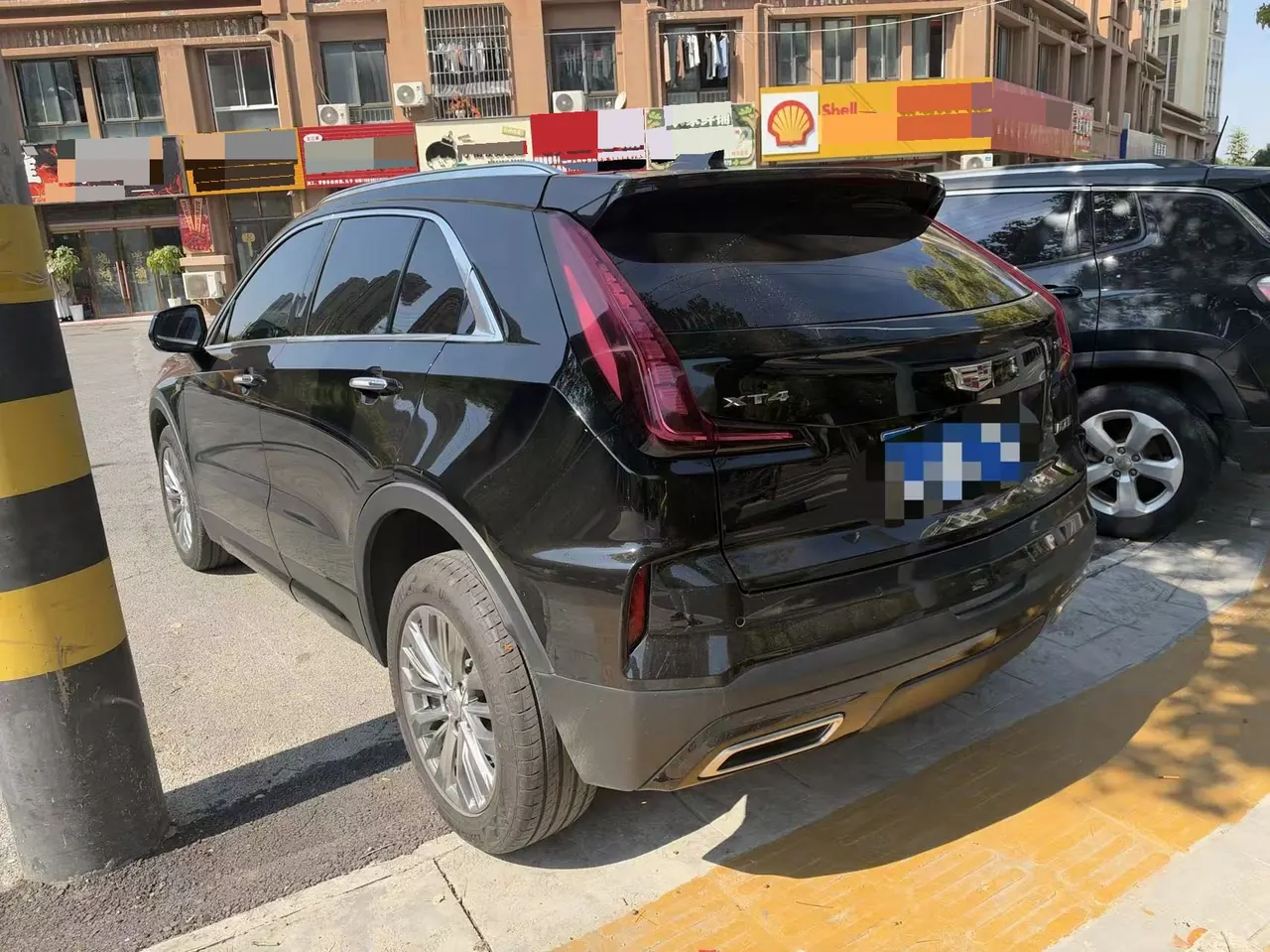 Cadillac 2024 XT4 48V 2.0T 28T Two-Drive Luxury Automatic Gear 5