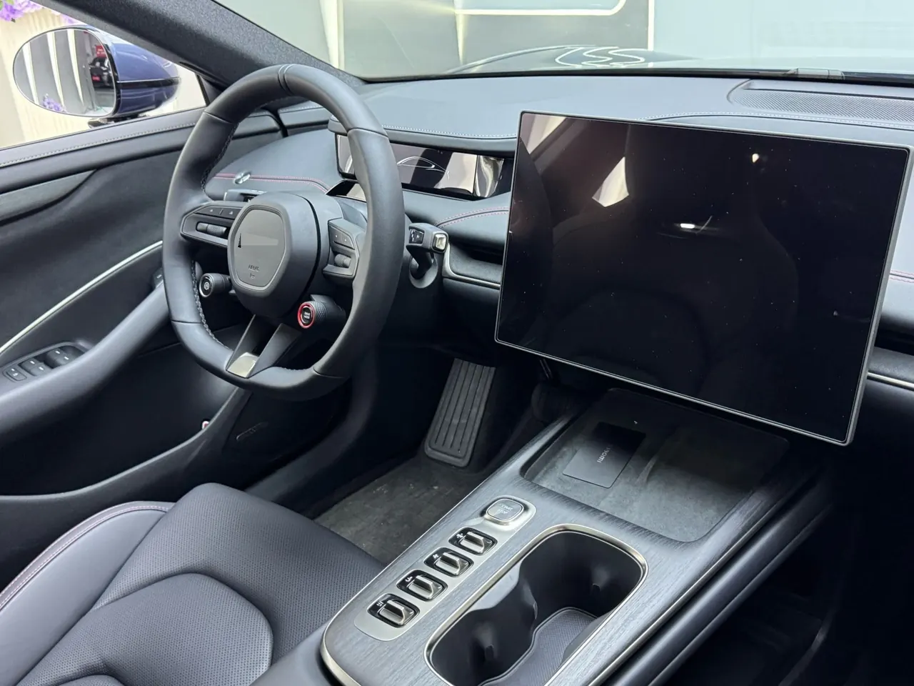 MI 2024 SU 7 830km Rear Drive Ultra Long Endurance High-end Smart Drive Pro Edition Automatic Gear 2
