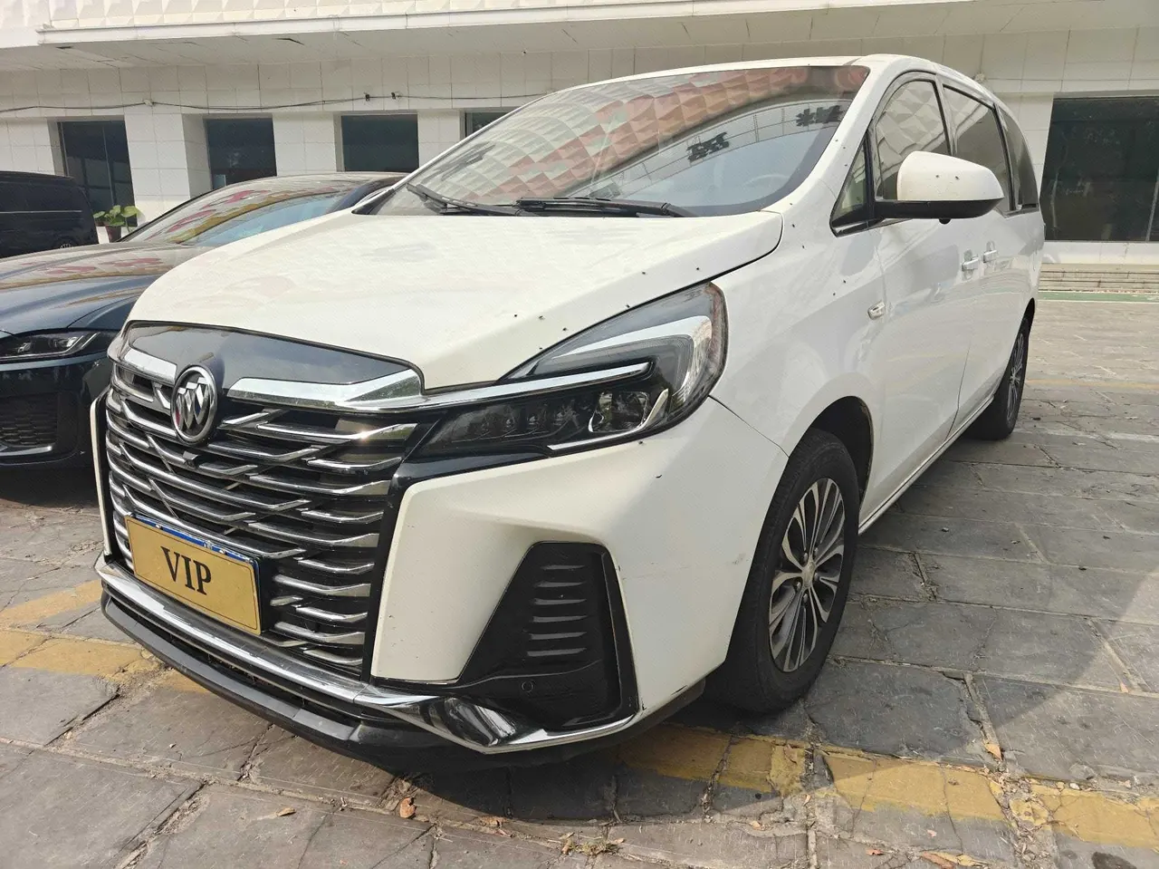 Открыть галерею: Buick 2022 GL8 Land Business Class 48V 2.0T 652T Comfortable Automatic Gear