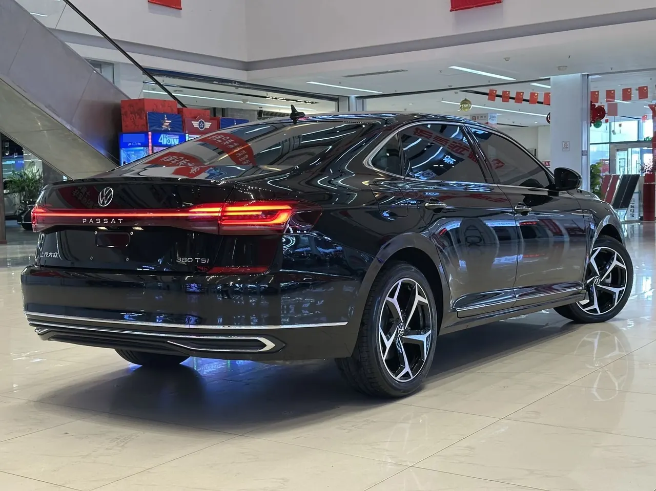 Volkswagen 2024 Passat 2.0TSI 380TSI Star Dragon Edition Automatic Gear 5