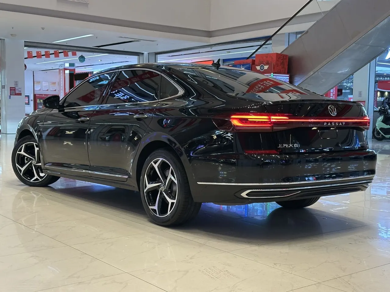 Volkswagen 2024 Passat 2.0TSI 380TSI Star Dragon Edition Automatic Gear 6