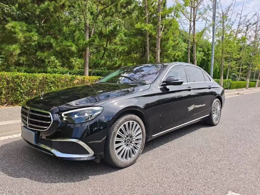 打开图片灯箱:Mercedes Benz E-Class 2023 E 300 L 2.0T Sports Fashion Automatic Gear