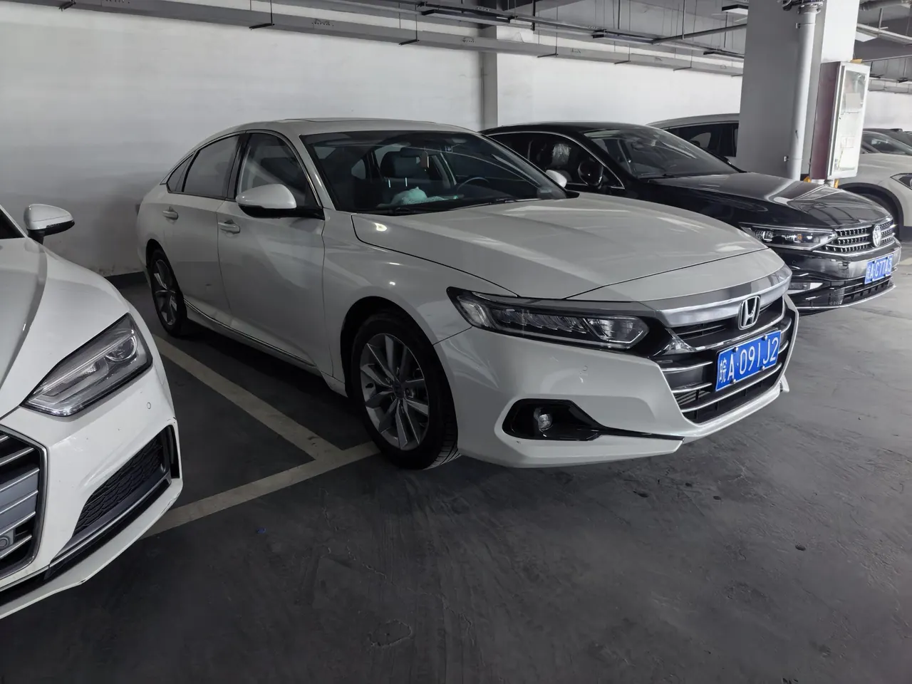 Honda 2022 10th Generation Accord 1.5T Stepless 260TURBO Deluxe Automatic Gear 3