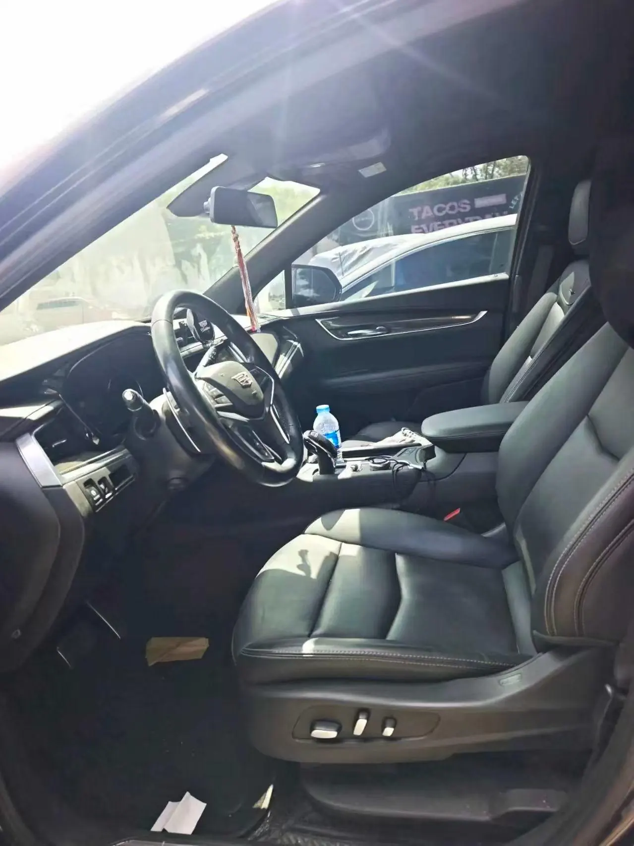 Cadillac 2022 XT5 48V 2.0T 4-wheel drive luxury (hummingbird version) automatic gear 10